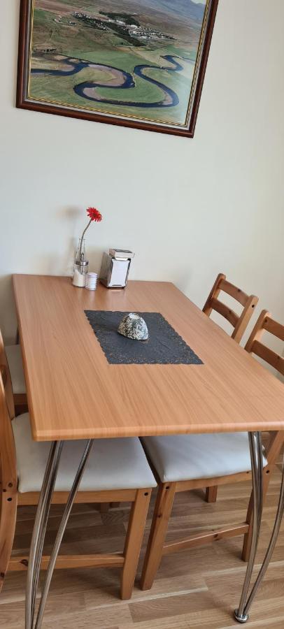 Guesthouse Stekkatun Skalafell ภายนอก รูปภาพ