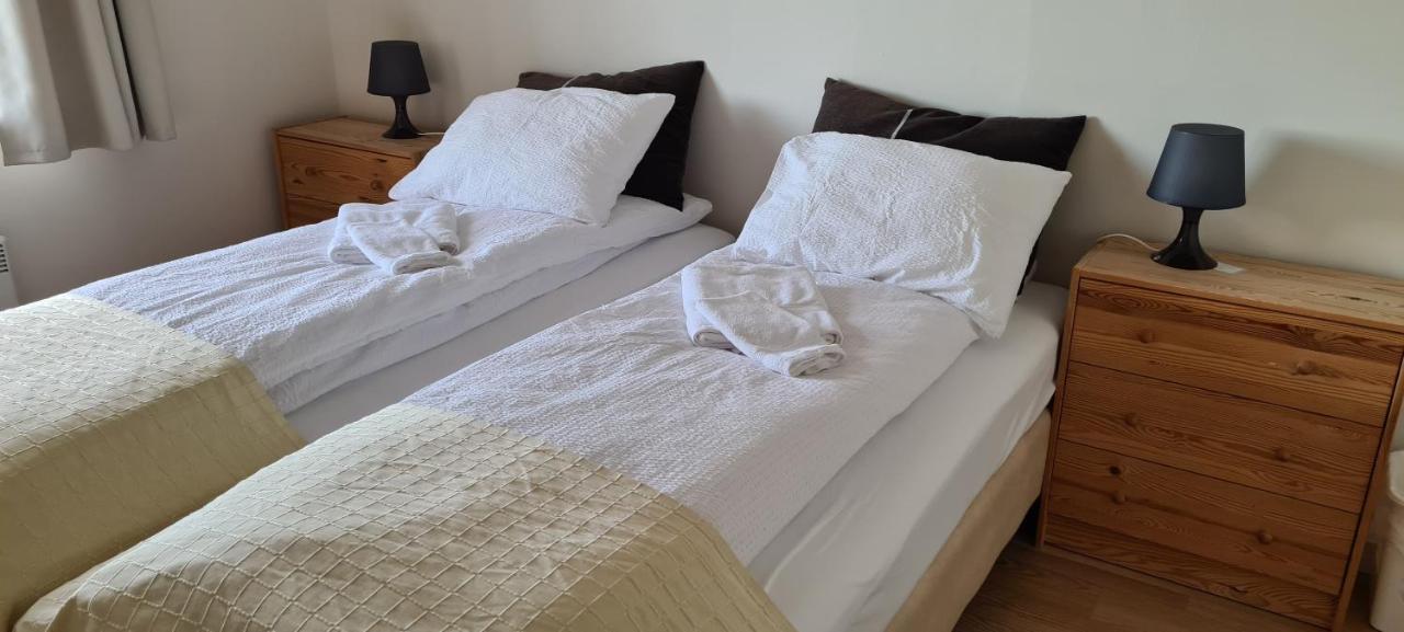 Guesthouse Stekkatun Skalafell ภายนอก รูปภาพ