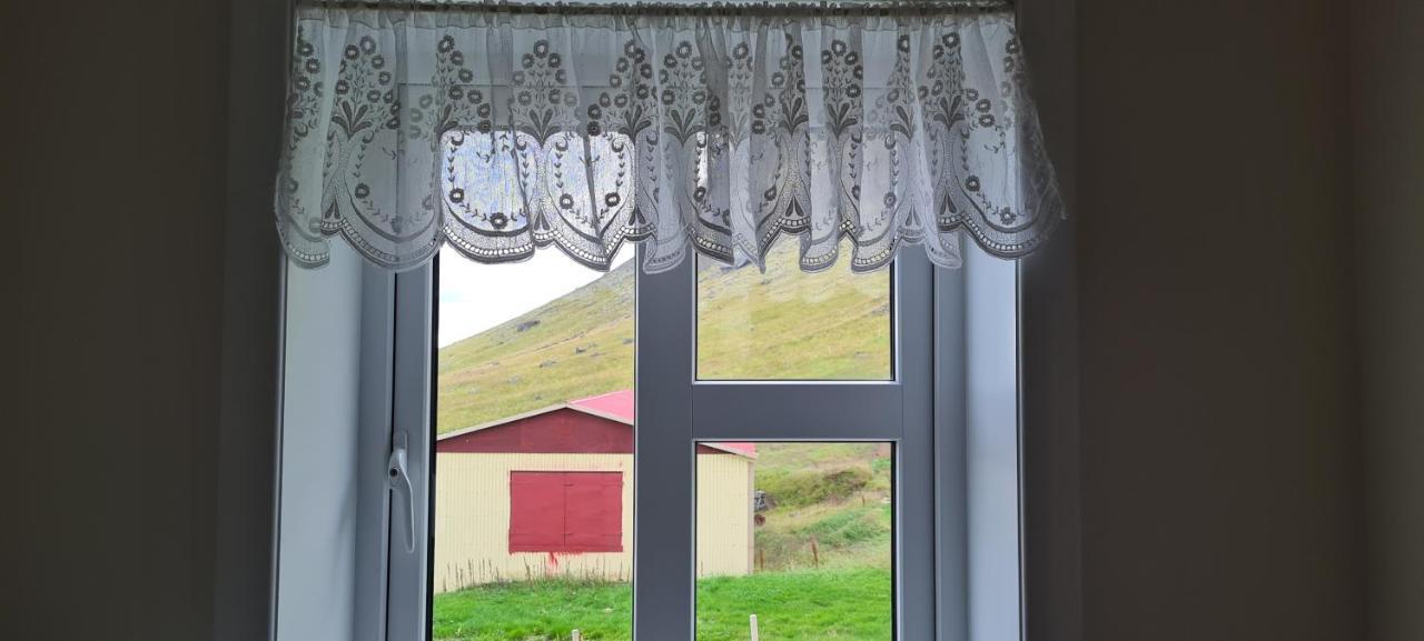 Guesthouse Stekkatun Skalafell ภายนอก รูปภาพ