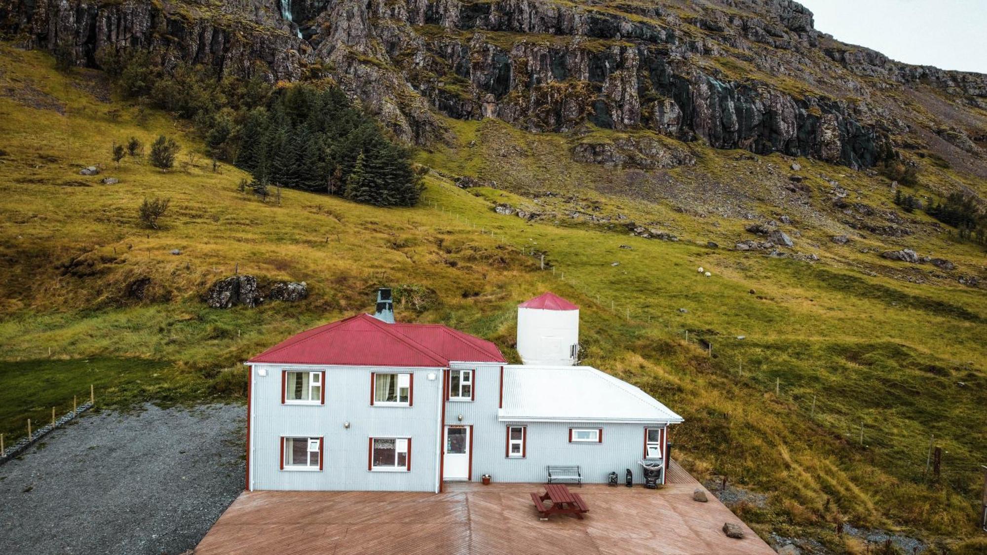 Guesthouse Stekkatun Skalafell ภายนอก รูปภาพ